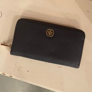 Tory Burch zip wallet
